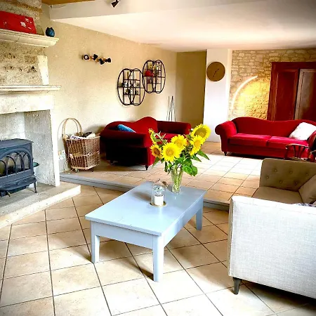 Gite Domaine Des Pierres Blanches בית נופש