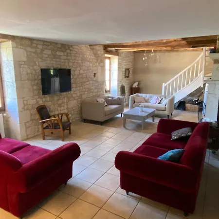 Gite Domaine Des Pierres Blanches בית נופש